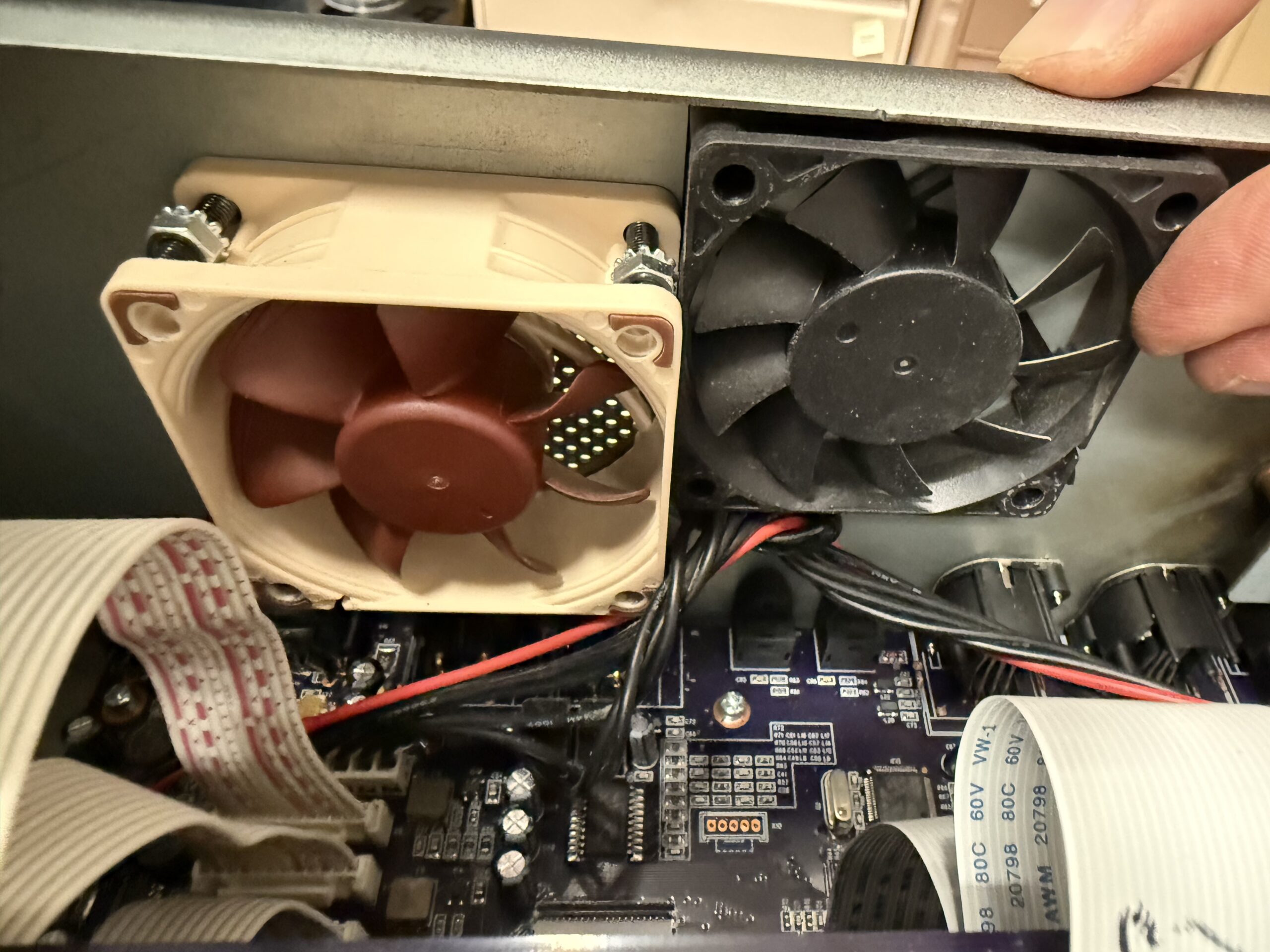 New Noctua fan installed next to old fan inside DL32